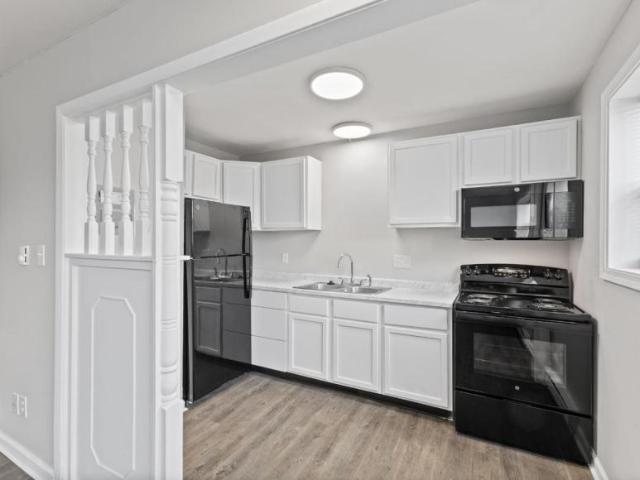 2 bedroom, Indianapolis IN 46226 104341859