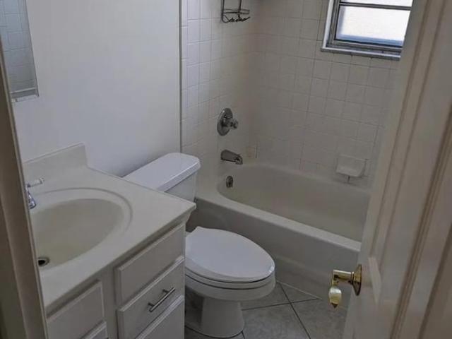 2 bedroom, Indianapolis IN 46220 106167597