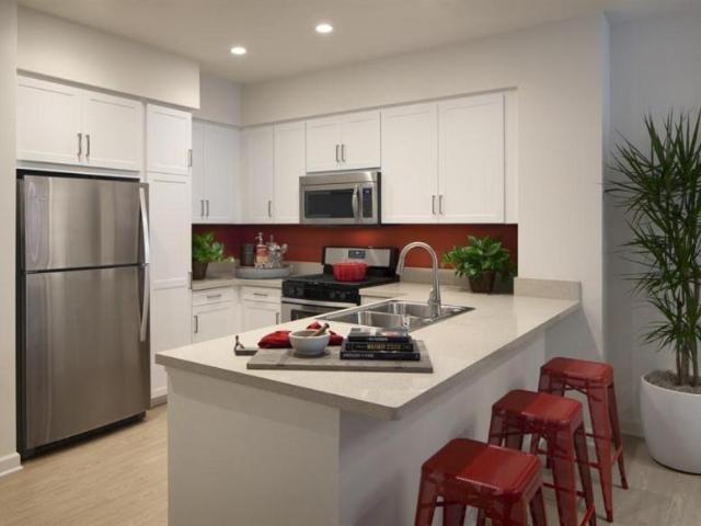 2 bedroom, Irvine CA 92618 LS102979222