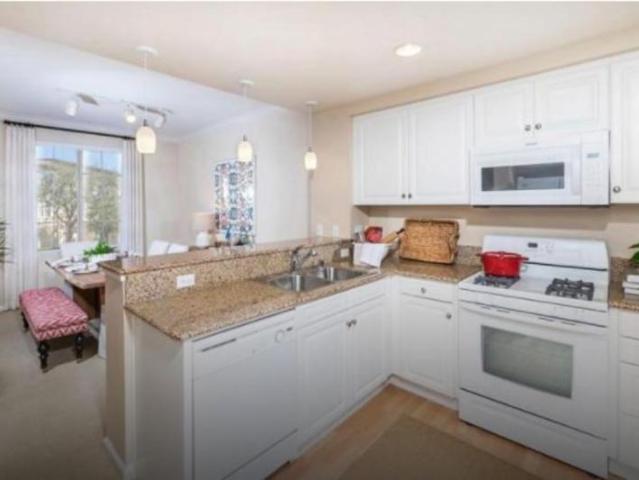 2 bedroom, Irvine CA 92620 LS101942197