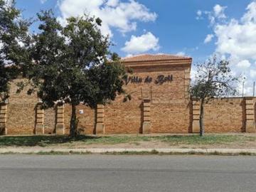 2 bedroom on the market at villa de bell