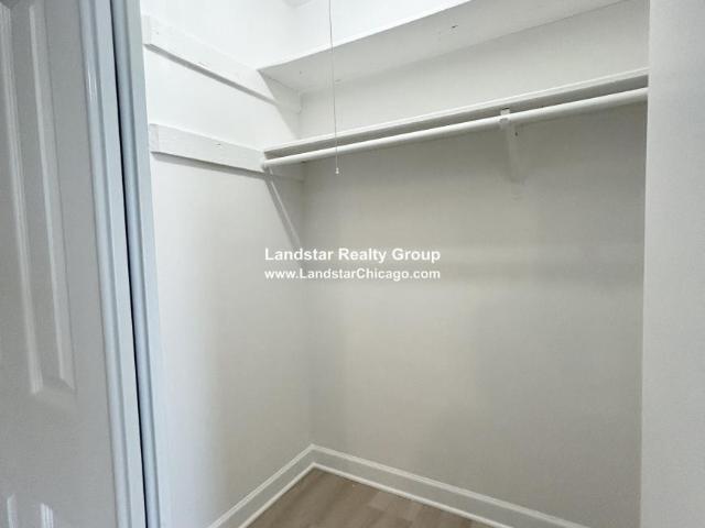 2 bedroom, Oak Park IL 60301 103183955