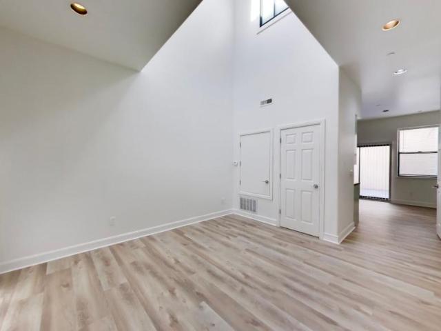 2 bedroom, Oakland CA 94607 105836953