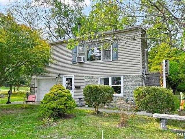 2 bedroom, Oakland NJ 07436 105287797
