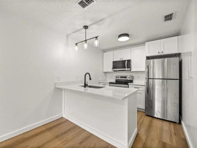 2 bedroom, Ocala FL 34480 LS105622355