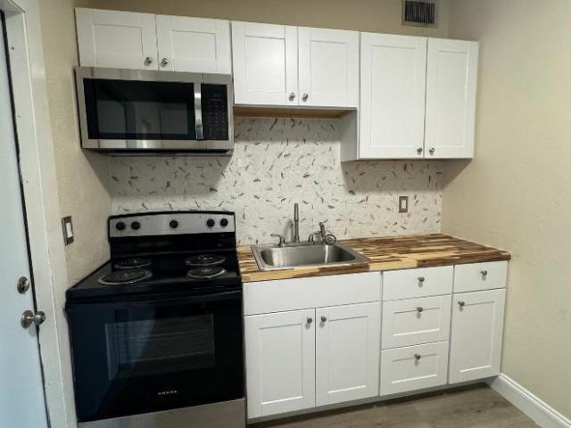 2 bedroom, Okeechobee FL 34972 106218453