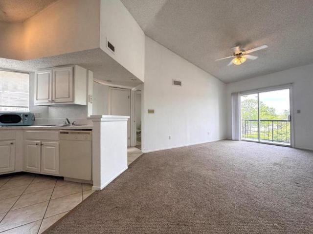 2 bedroom, Orlando FL 32839 105734500