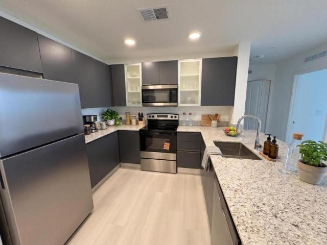 2 bedroom, Orlando FL 32839 106062015