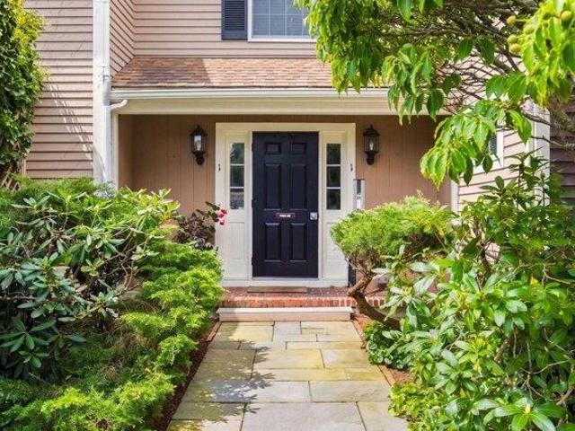 2 bedroom, Osterville MA 02655 105515422