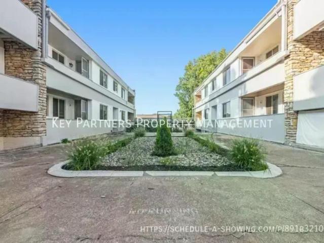 2 bedroom, Overland Park KS 66212 102768038