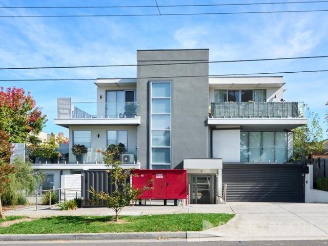 2 BEDROOM LOW MAINTENANCE APARTMENT!