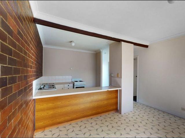 2 Bedroom Low Maintenance Living 100 Meters To The Water