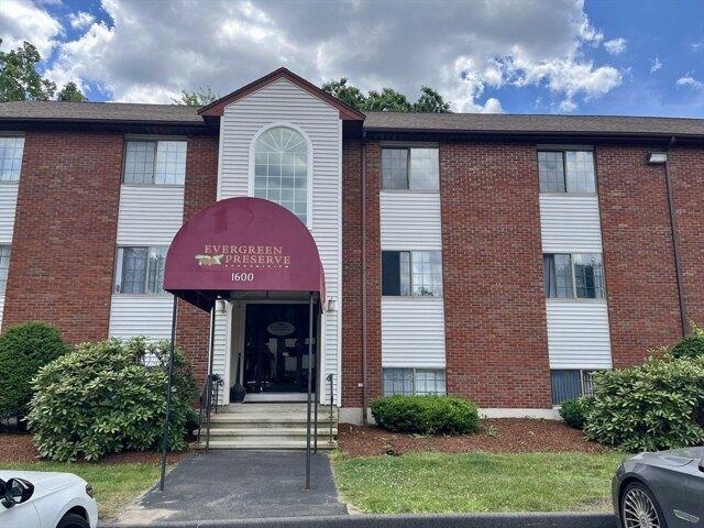 2 bedroom, Lowell MA 01854 105351358