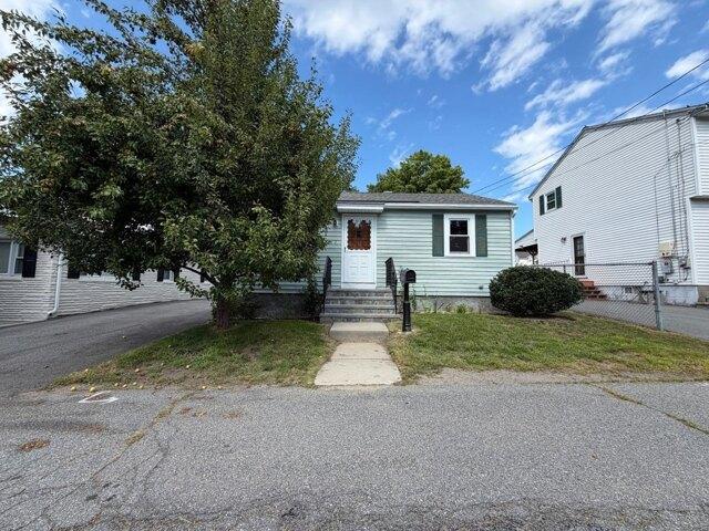 2 bedroom, Lowell MA 01854 105559909