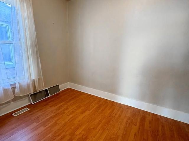 2 Bedroom Lower Unit for Rent – 85 Victoria