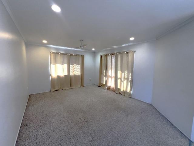 2 Bedroom Lowset Brick Unit Walking Distance to Hospital