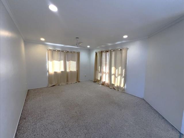 2 Bedroom Lowset Brick Unit Walking Distance to Hospital