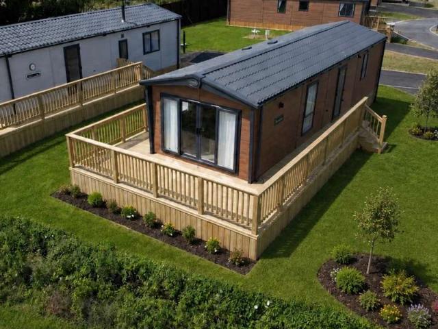 2 Bedroom Lodge Character Property