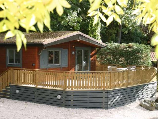 2 Bedroom Lodge Character Property