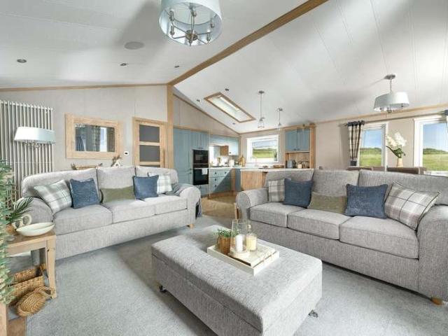 2 Bedroom Lodge Character Property