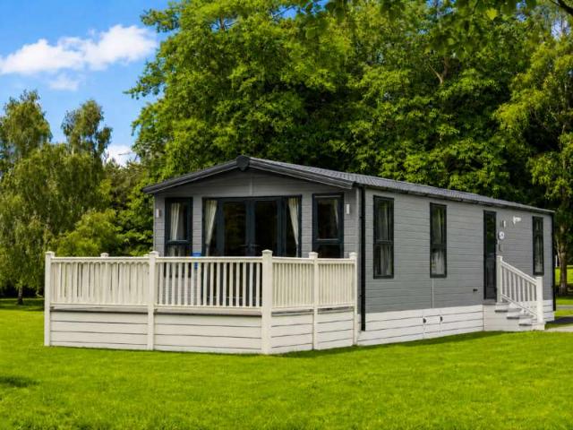 2 Bedroom Lodge Character Property