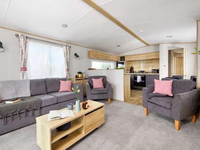 2 Bedroom Lodge Character Property