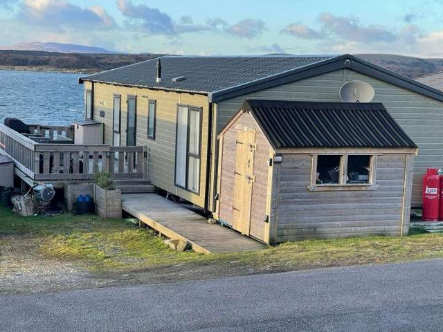 2 Bedroom Lodge Character Property
