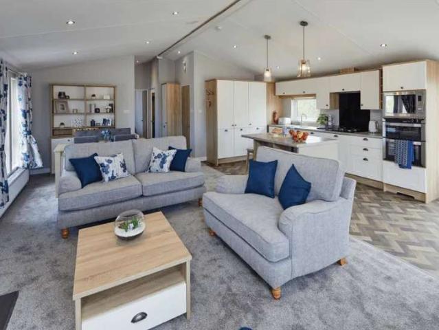 2 Bedroom Lodge Character Property
