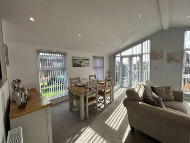 2 Bedroom Lodge Character Property