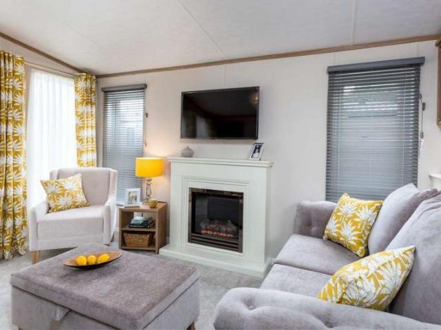 2 Bedroom Lodge Character Property