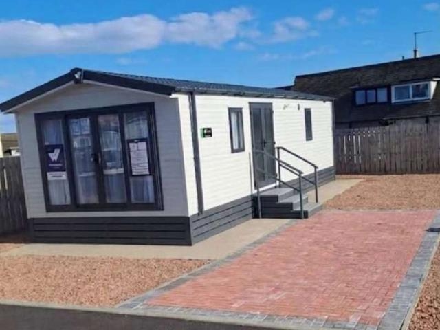 2 Bedroom Lodge Character Property