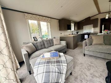 2 bedroom lodge for sale