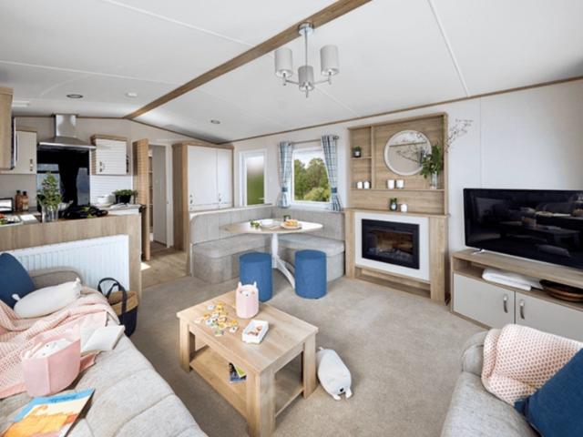 2 bedroom lodge for sale