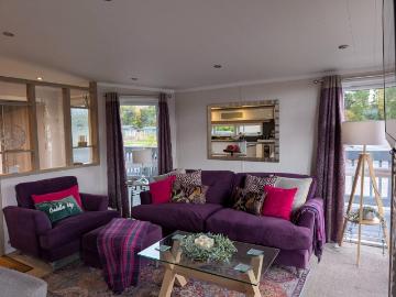 2 bedroom lodge for sale