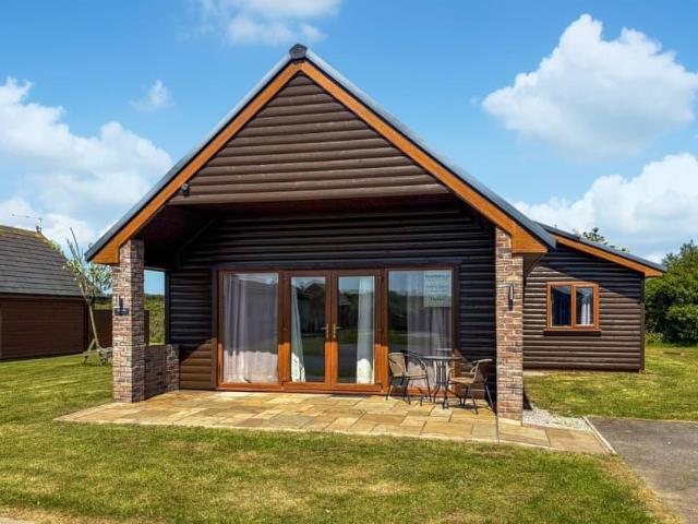 2 bedroom lodge for sale
