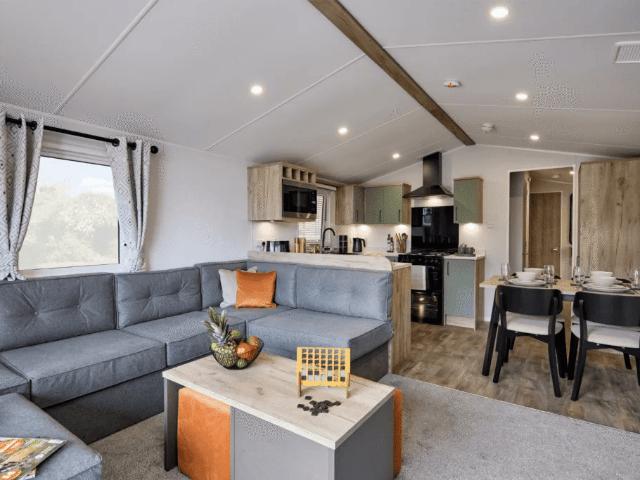 2 bedroom lodge for sale