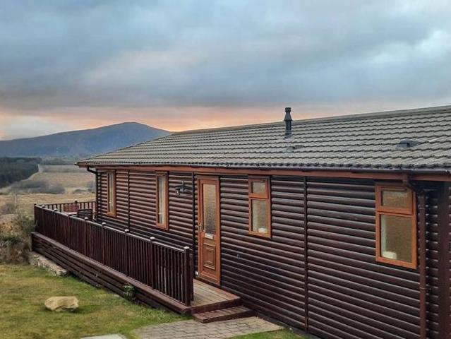 2 bedroom lodge for sale