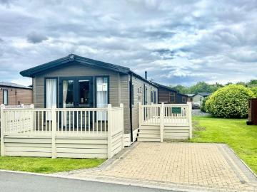 2 bedroom lodge for sale