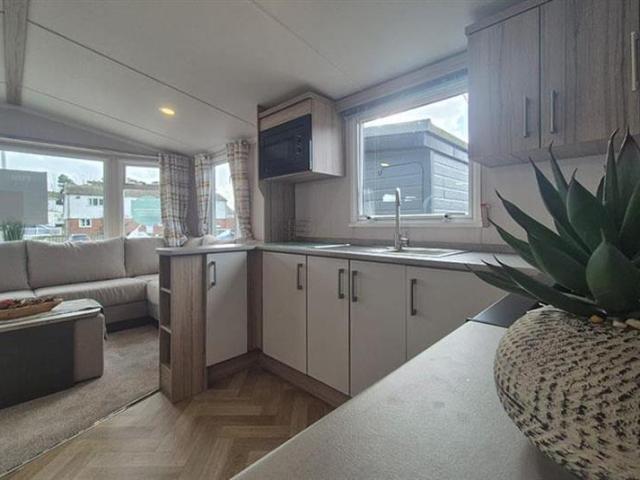 2 bedroom lodge for sale