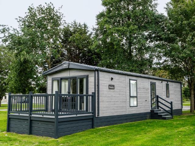 2 bedroom lodge for sale