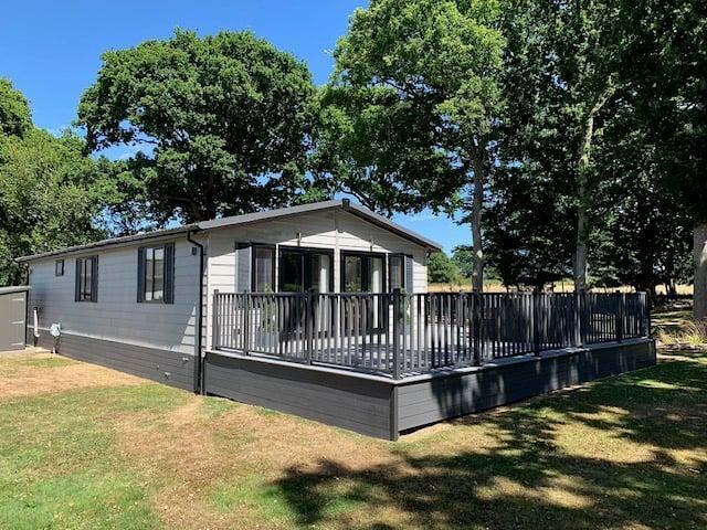 2 bedroom lodge for sale