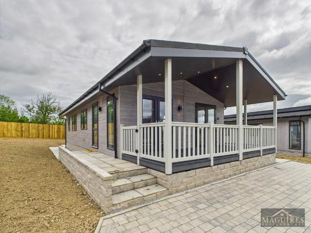 2 bedroom lodge for sale