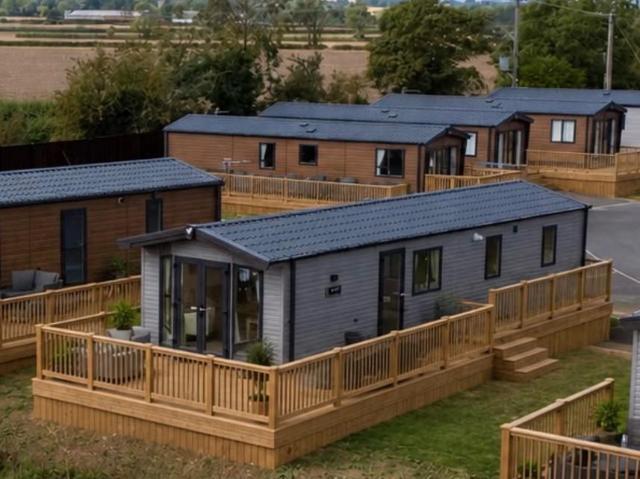 2 bedroom lodge for sale