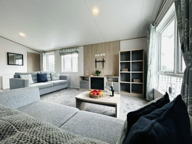 2 bedroom lodge for sale