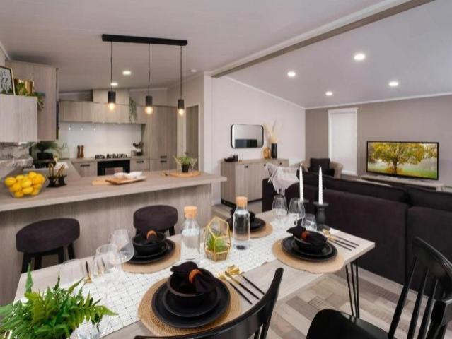 2 bedroom lodge for sale