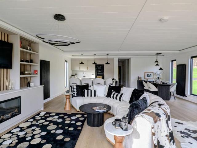 2 bedroom lodge for sale