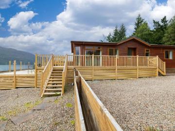 2 bedroom lodge for sale