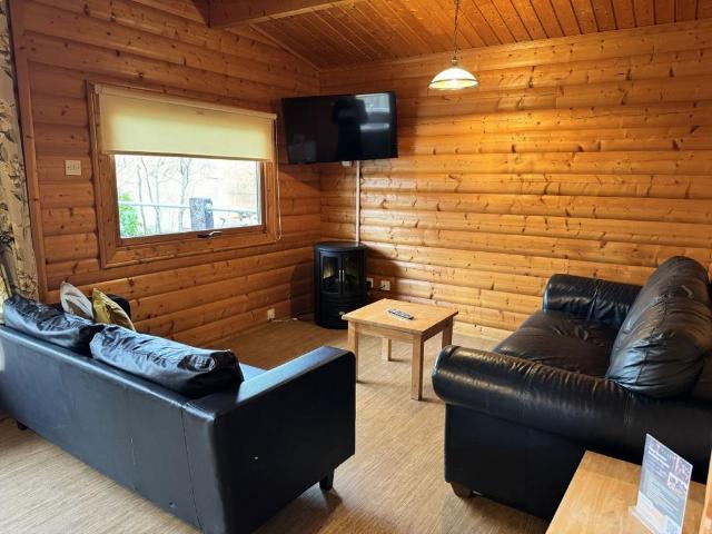 2 bedroom lodge for sale