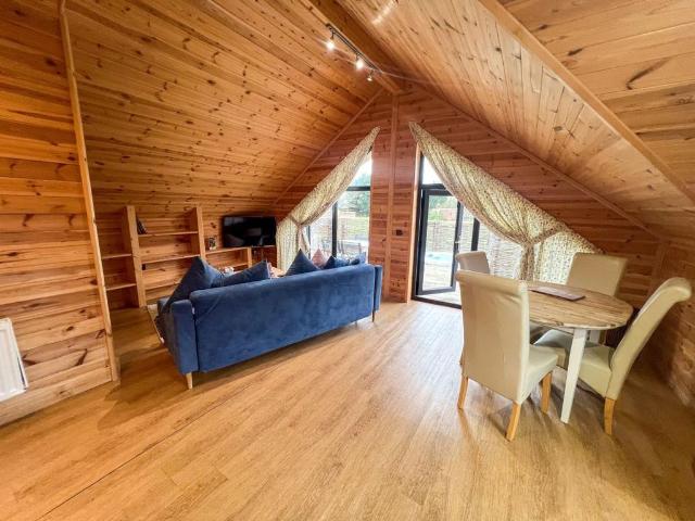 2 bedroom lodge for sale