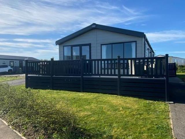 2 bedroom lodge for sale